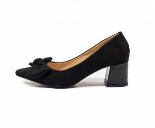 Women's shoe, black, with bow