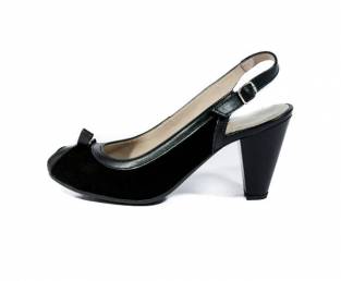 Borovo kožna ženska sandala, crna, s detaljem , na petu