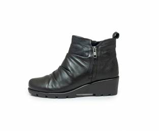 Women's ankle boots, black