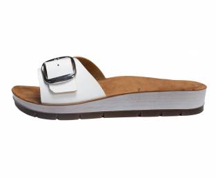 Women's slippers, White