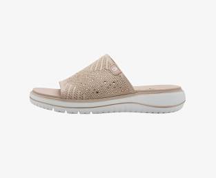 Women's slippers, Powder