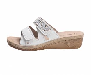 Women's slippers, White